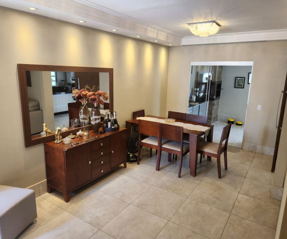 Casa de Condomínio à venda com 2 quartos, 126m² - Foto 1