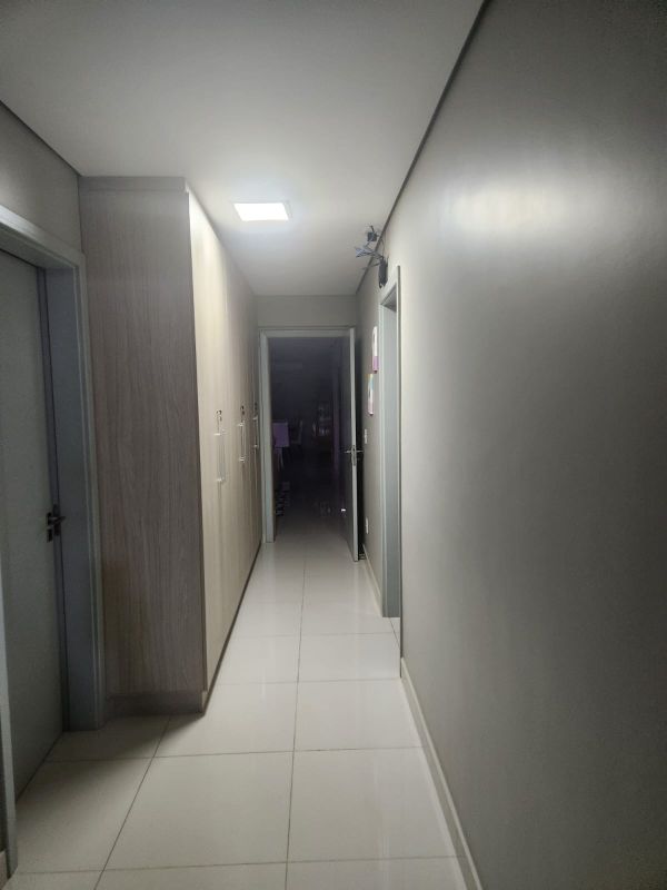 Apartamento à venda com 4 quartos, 209m² - Foto 13