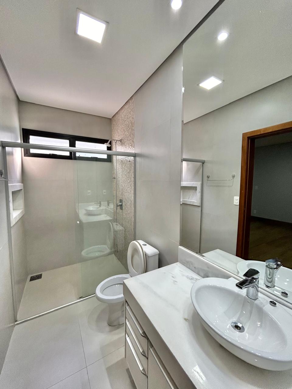 Casa de Condomínio para alugar com 3 quartos, 250m² - Foto 5