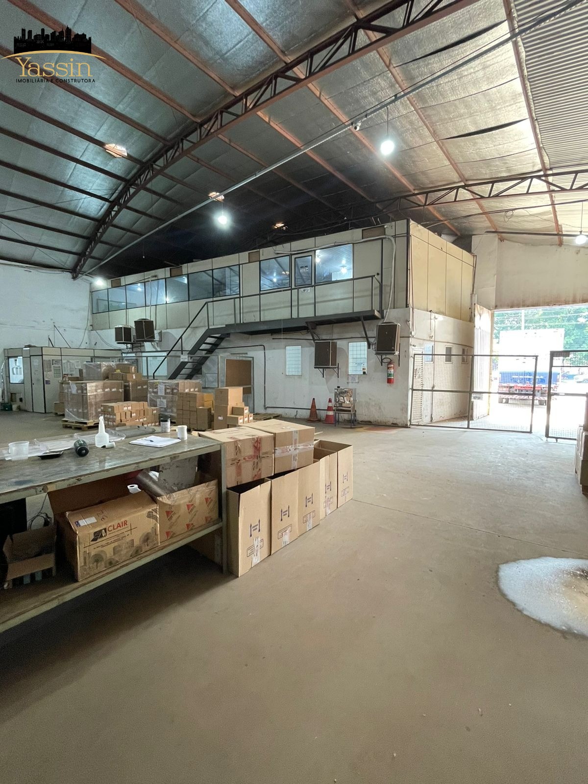 Sala-Conjunto, 1800 m² - Foto 3