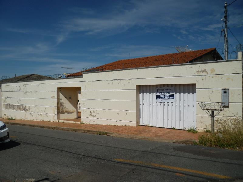 Casa  com 3 quartos sendo 1 Suíte no Cidade Alta, Cuiabá  - MT