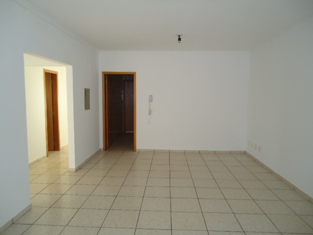 Apartamento  com 3 quartos sendo 1 Suíte no Jardim Gloria I, Várzea Grande  - MT