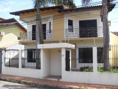 Sobrado com 4 quartos sendo 2 Suítes no Centro,Várzea Grande - MT