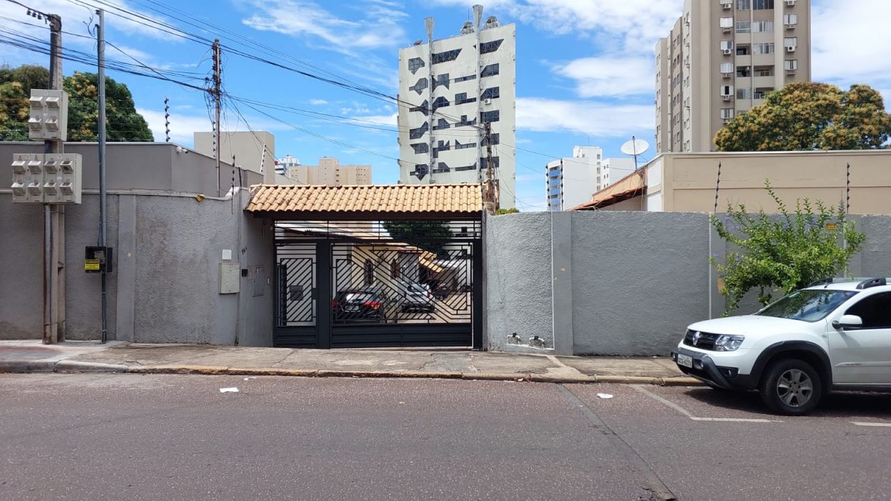 Casa Cond. Fechado com 3 quartos no ARAES, Cuiabá - MT