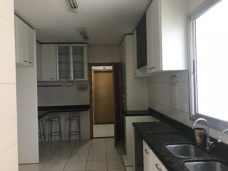 Apartamento à venda com 3 quartos, 160m² - Foto 19