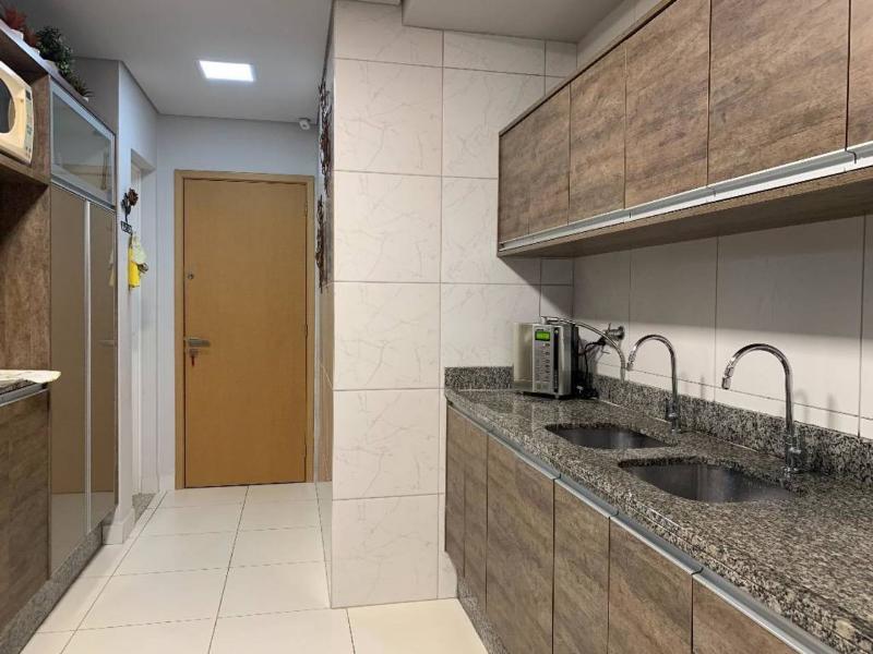 Apartamento à venda com 3 quartos, 155m² - Foto 3